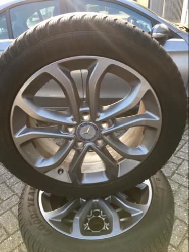 Orginele set Mercedes velgen 17inch 4seasens banden goodyear