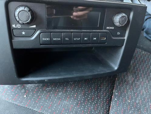 Originele Mercedes Vieto autoradio bijna nieuw