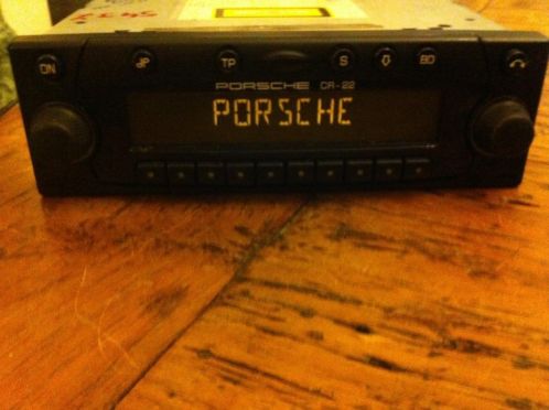Originele Porsche radio cr 22. inbouw mogelijk. 06-14592787