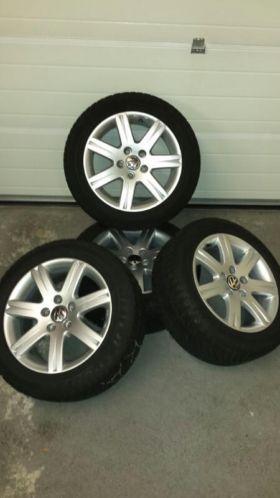 Originele Volkswagen velgen winterbanden 205x55x16 4x7mm pro