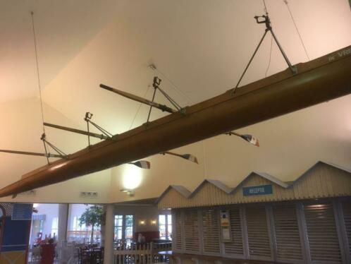 Oude houten wedstrijd roeiboot skiff kano 1974 decoratie