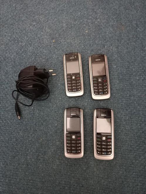 Oude Nokia 6201, 4 stuks inclusief adapter
