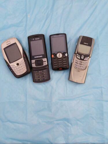 Oude Nokia en Sony telefoons
