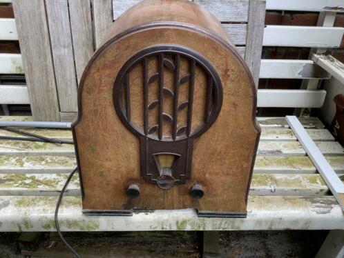 Oude radio uit 1933.