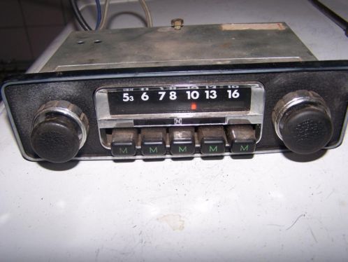 oudere Japanse inbouwradio