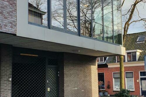 Overdekt en afgesloten parkeerplaats te huur Vlaardingen