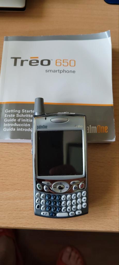 PalmOne Treo 650 smartphone