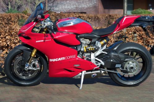 Panigale 1199 R  Nieuwstaat 1e eigenaar NL motor. Garantie.