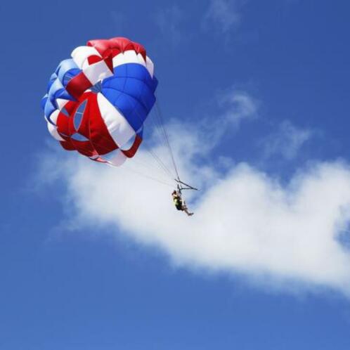 Parachute voor achter de boot