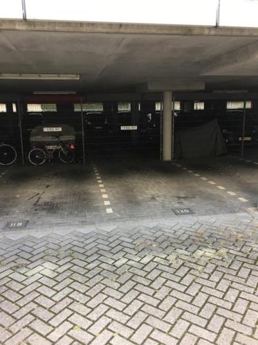 Parkeerplaats Amersfoort - overdekt dus droog.