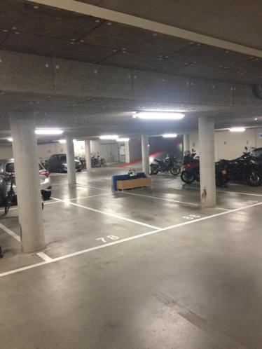 Parkeerplaats Amsterdam Nieuw West in afgesloten garage