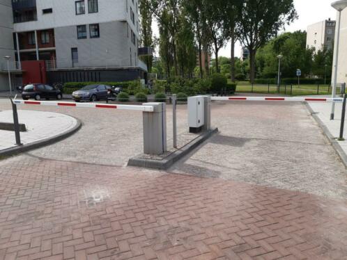 Parkeerplaats bij station Lelylaan en World Fashion Centre