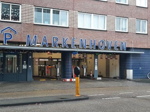 Parkeerplek in bewaakte garage bij de Stopera