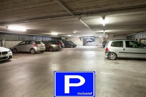 Parking space in closed off garage Zeeburg