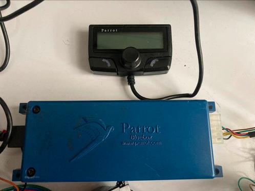 Parrot CK3100LCD met pioneer auto radio