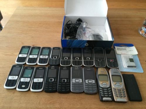 Partij 19x Nokia Telefoons met defecten 