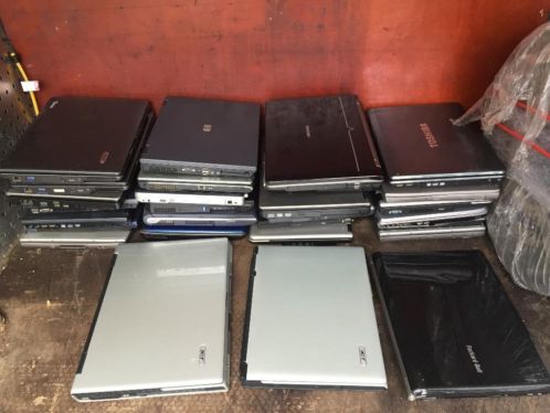 partij laptops voor export of onderdelen of klaar maken 29 x