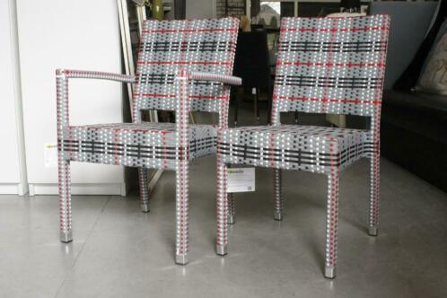 Partij nieuwe wicker tuinstoelen stapelbaar grijs horeca