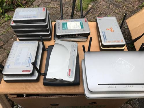 Partij oude routers, hubx27s