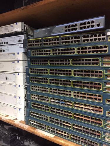 Partij Switches (Cisco - Draytek - 3Com) 26 stuks