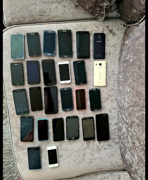 Partij telefoons 28 stuks