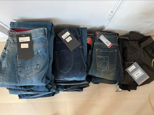 Partij van 18 motorbroeken - jeans