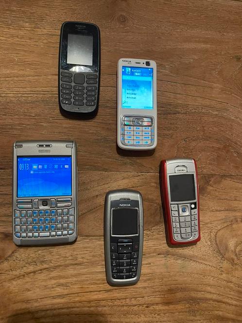 Partij werkende retro Nokia telefoons