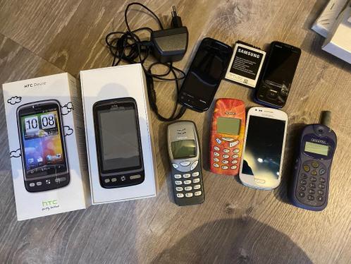 Partijtje oude mobiele telefoons, diverse merken