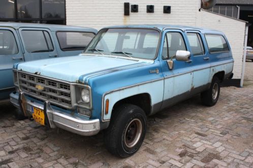 Parting out Chevy Suburban K10 4x4 1978
