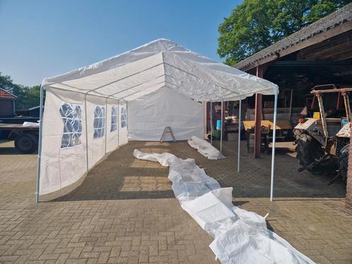 Party tent 4 x 8 meter