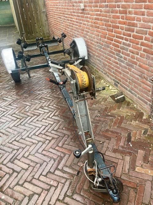 Pega boot trailer 4 mtr     750 euro