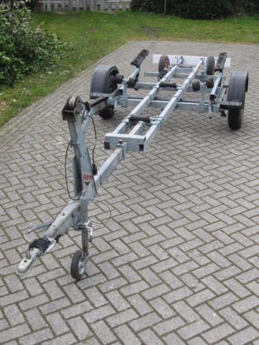 PekaweeAtlanta kanteltrailer, geremd met 1100 kg as