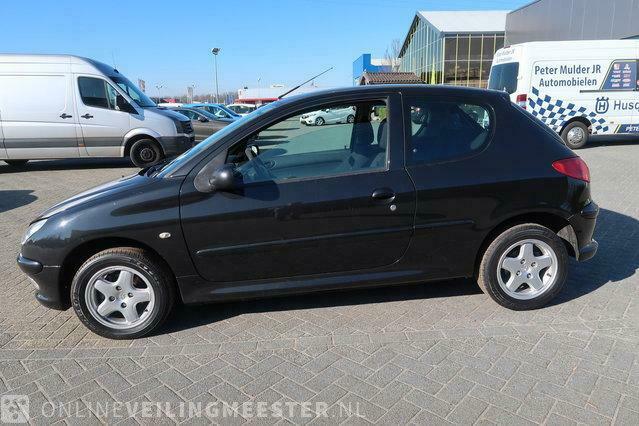 Personenauto Peugeot, 206, zwart, bouwjaar 2005