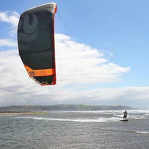 Peter Lynn kiteboarding Escape V8 13m orangeblack