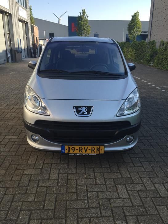 Peugeot 1007 1.4 2005 Grijs