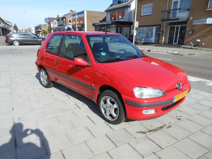 Peugeot 106 1.1 1998 Rood Accent APK tot februari 2016