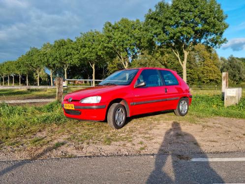 Peugeot 106 1.1 Accent 1997 Rood