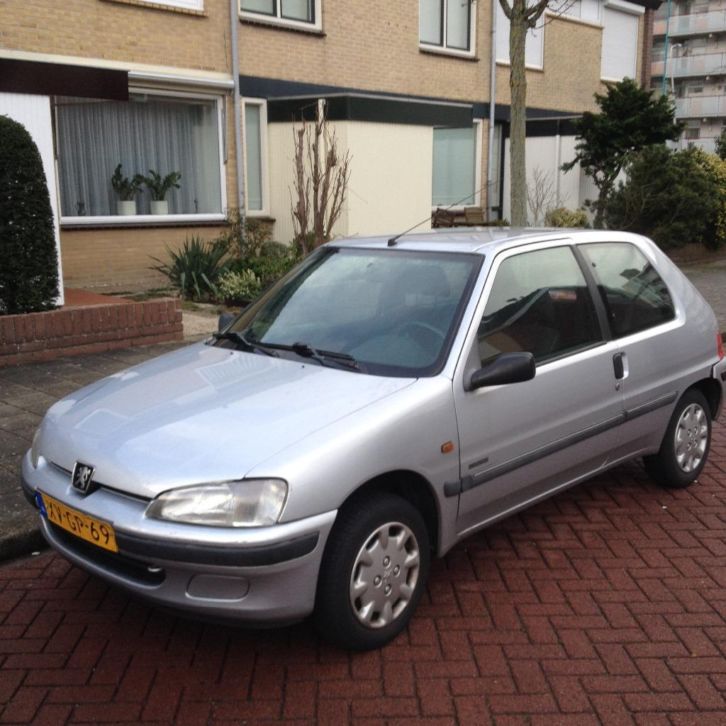 Peugeot 106 1.1 Accent 1999 Grijs