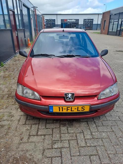 Peugeot 106 1.1 Accent 2000 Rood