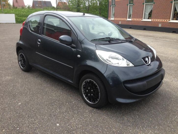 Peugeot 107 1.0 12V 3 Drs Antraciet Urban Move Airco