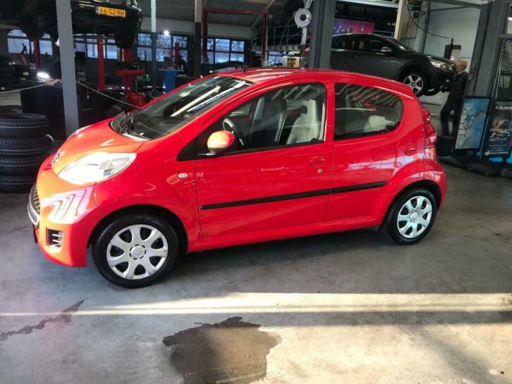 Peugeot 107 1.0 12V 5DR 2009 Rood