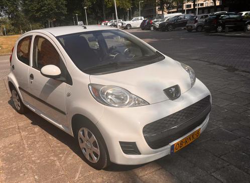 Peugeot 107 1.0 12V 5DR 2011 Wit  winter banden en New apk