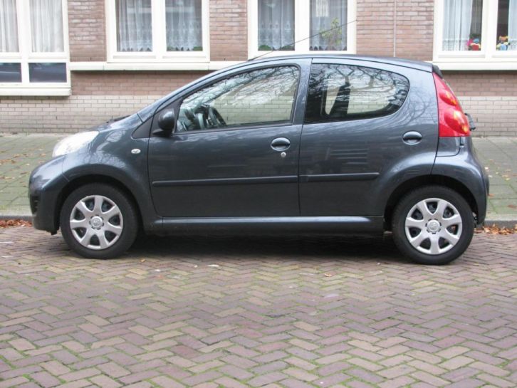 Peugeot 107 1.0 12V 5DR 2012 Grijs