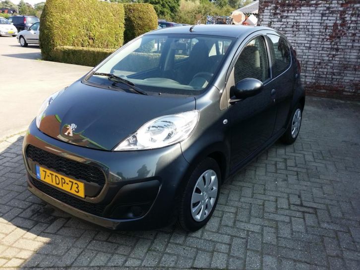 Peugeot 107 1.0 12V 5DR 2014 Grijs