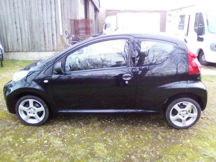 Peugeot 107 1.0 12V E-vti 68PK 3DR 2011 Zwart
