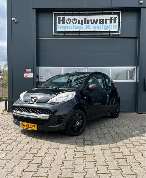 Peugeot 107 1.0 12V E-vti 68PK 3DR 2011 Zwart NAP Airco