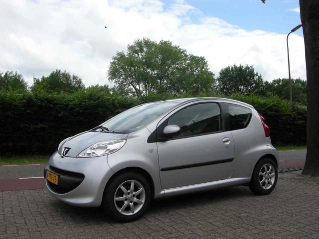 Peugeot 107 1.0-12V XR - airco