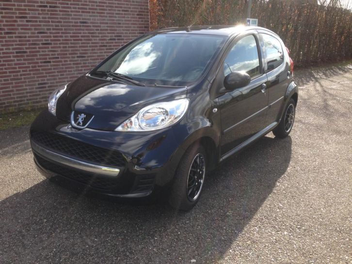 Peugeot 107 1.0 12V XS 5 Drs Zwart Elecrisch pakket 2009