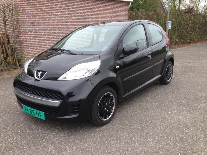 Peugeot 107 1.0 12V XS 5 Drs Zwart Full option Airco