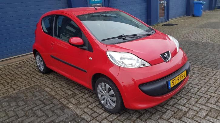 Peugeot 107  3 Deurs  111989 Km  APK 31-07-2019